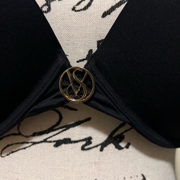 Victoria's Secret 34D- Add +2 Cups
Bombshell Bra - Picture 3 of 8